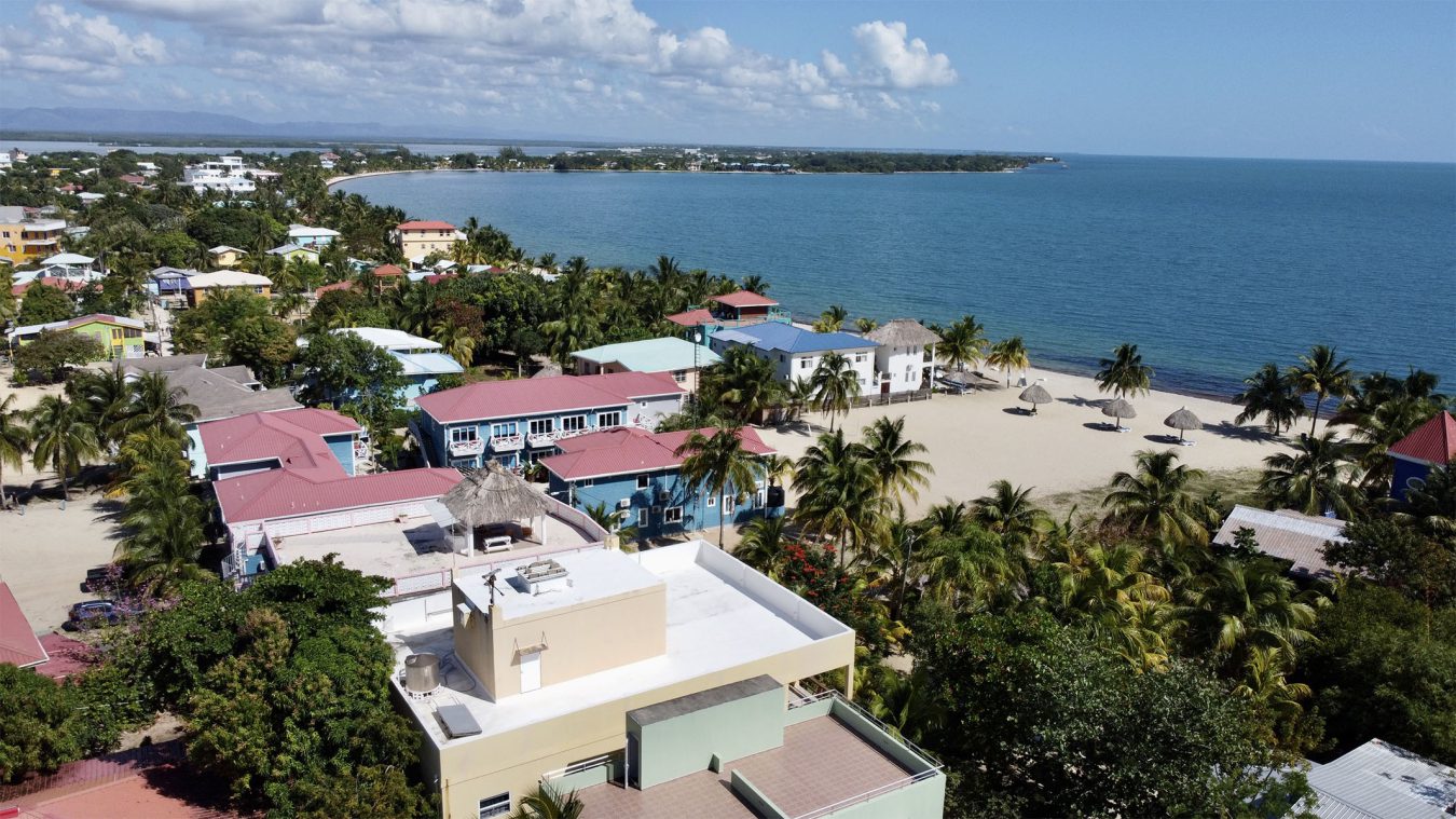 Placencia Kayaking Accommodation: Lagoon, Mangroves, and Cayes 1 placencia